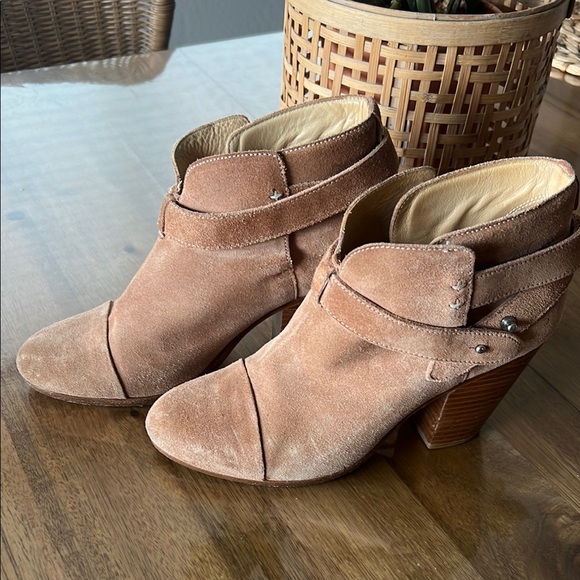 UGG Women's Fritzi Lace-up Fashion Moto Boot